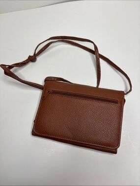 Victory Classic Brown Pebbled Crossbody Bag with Front Zip Compartment